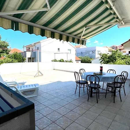Apartment For 6 + Free Parking Place Zadar Exterior foto