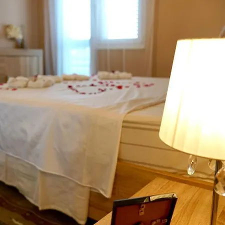 Apartment For 6 + Free Parking Place Zadar Exterior foto