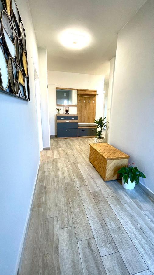 For 6 + Free Parking Place Apartment
